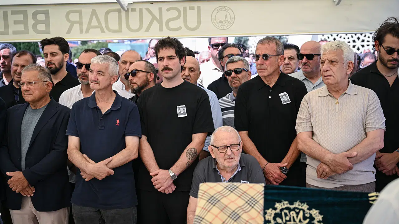 Ünlü Teknik Direktör Abdullah Avcı'nın Annesi Feriha Avcı Hayatını Kaybetti