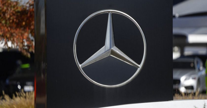 Mercedes ve Stellantis’ten 4,4 milyar euroluk akü fabrikası taşınıyor