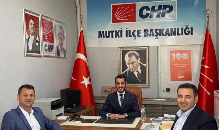 Bitlis'te CHP ilçe başkanına “Yaşatmayacağım” tehdidi – Son Dakika Siyaset Haberleri