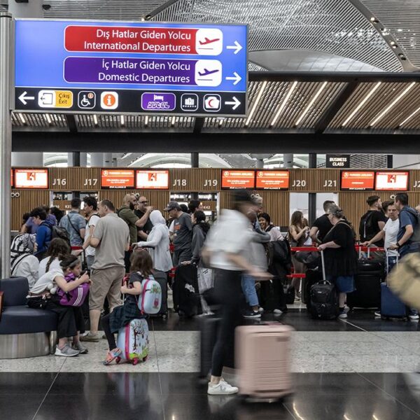 İstanbul havalimanlarında ilk 5 aydaki yolcu sayısı 50 milyona yaklaştı