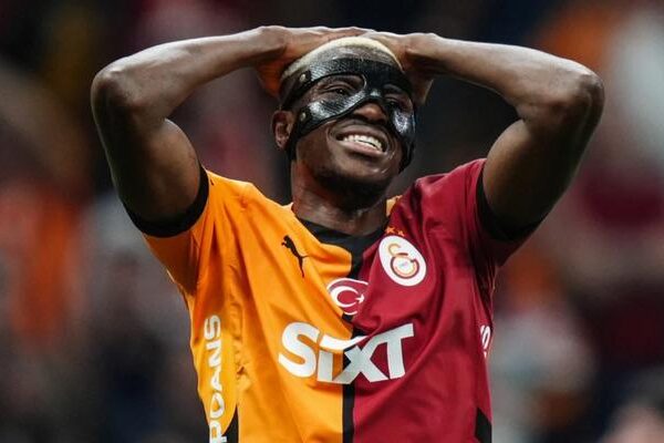 Son dakika Galatasaray haberleri: Dursun Özbek’ten kafa karıştıran Osimhen açıklaması! Galatasaray masadan kalkıyor mu?