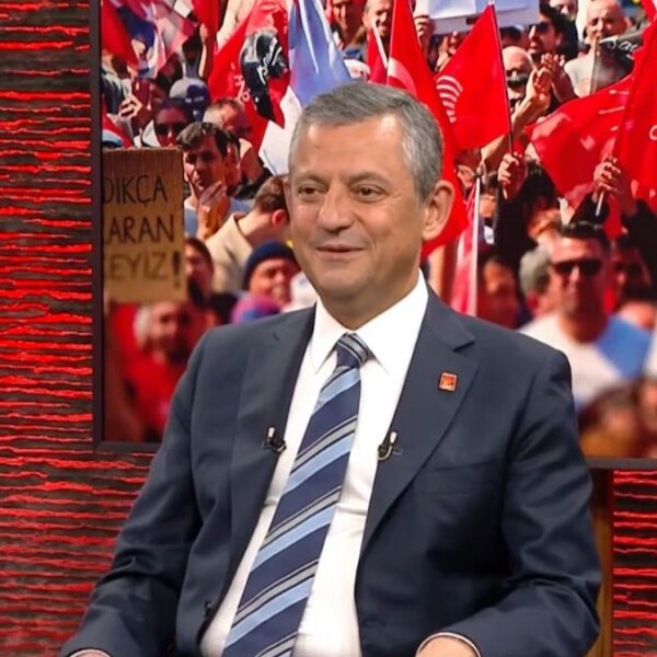 Özgür Özel: ‘Kemal Bey’i partiden atmak değil, baş tacı yapmak isteriz’