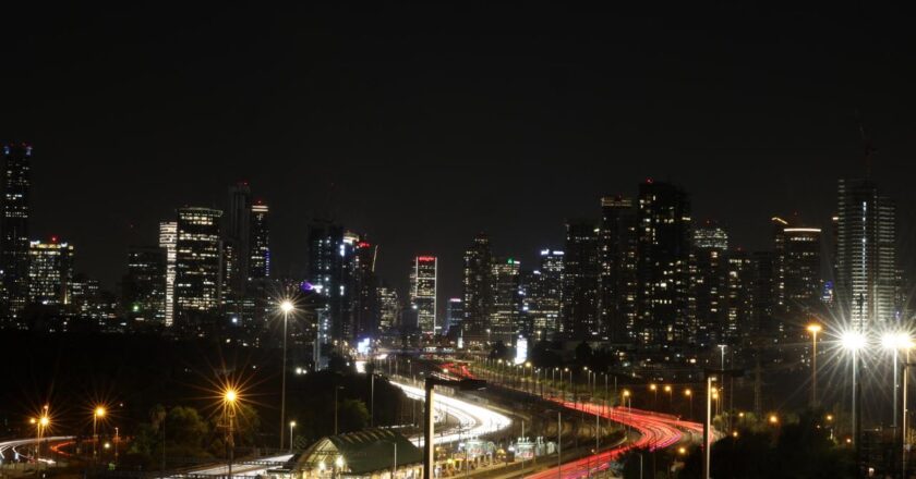 Yemen’den fırlatılan füze nedeniyle İsrail’in birçok bölgesinde alarmlar çaldı