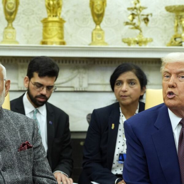 Trump, Hindistan’ın Rusya’dan petrol alımını keseceğini duyurdu
