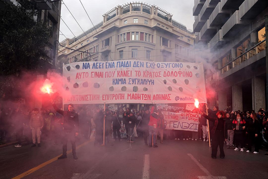 Protesto ve grevlere rağmen onaylandı, Yunanistan'da çalışma süresi 13 saate çıkarıldı 2