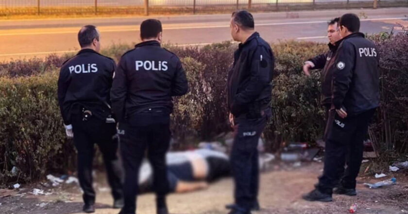 Bursa’da sır ölüm: Cesedi kavşakta bulundu – Son Dakika Türkiye Haberleri
