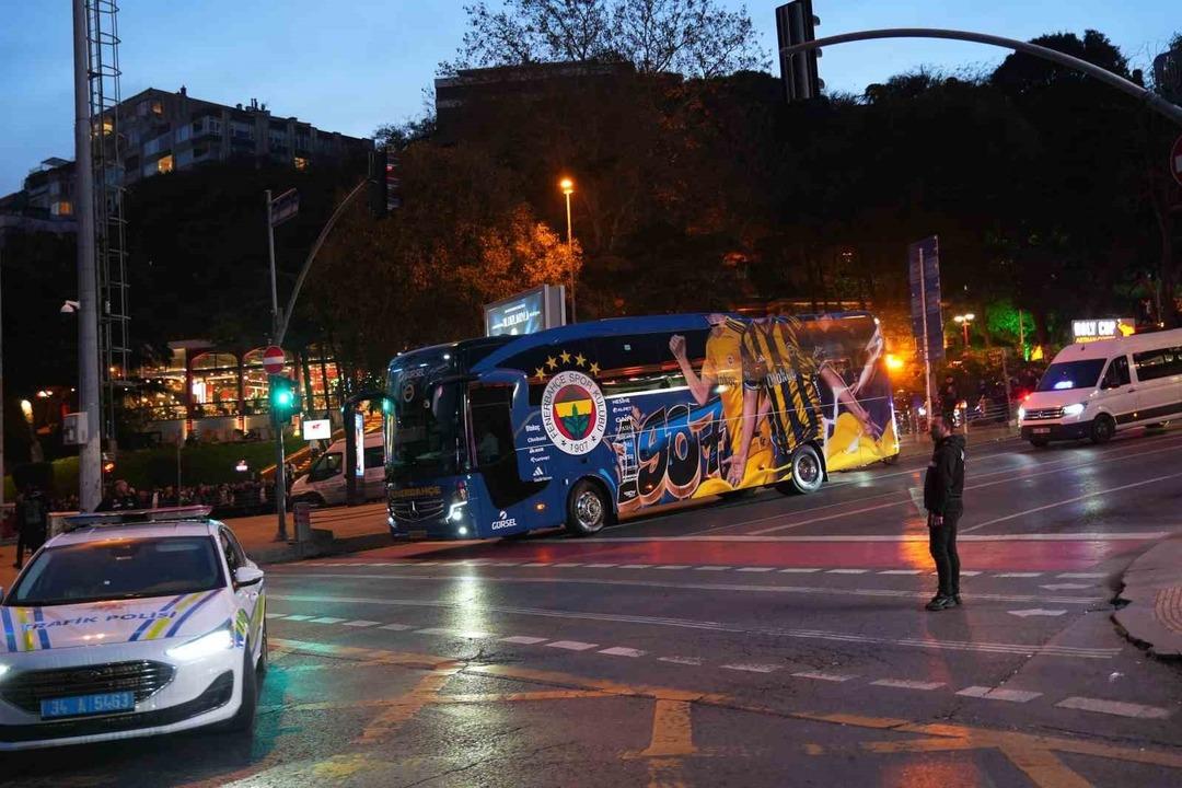 CANLI | Beşiktaş-Fenerbahçe maçının raporu! Maç ne zaman? Saat kaçta ve hangi kanalda? Beşiktaş-Fenerbahçe derbisinin ilk 11'i belli oldu.