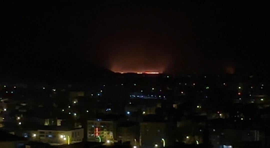 Yeri Hakkari... Yangın tüm ilçe tarafından görüldü: Nehil Sazlıkları yanıyor! Kuş cenneti olarak biliniyordu 3