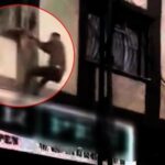 Balkon demirlerine takılan çocuğu vatandaşlar kurtardı! İşte o anlar